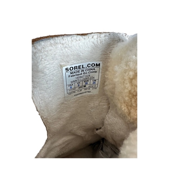 Sorel Phoenix Lace Shearling Boots NWOT
Size 8 - Picture 7 of 12